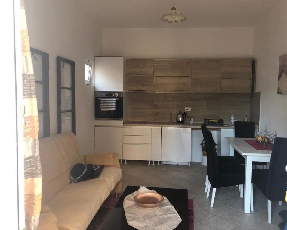 Macko, Apartmani 티바트 외부 사진