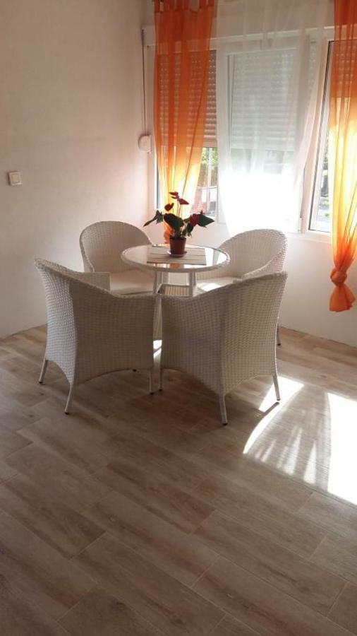 Macko, Apartmani 티바트 외부 사진